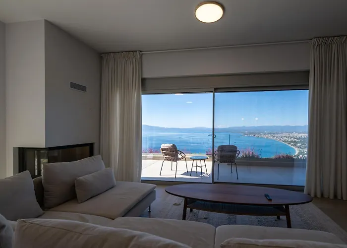 Cella Вилла Каламата