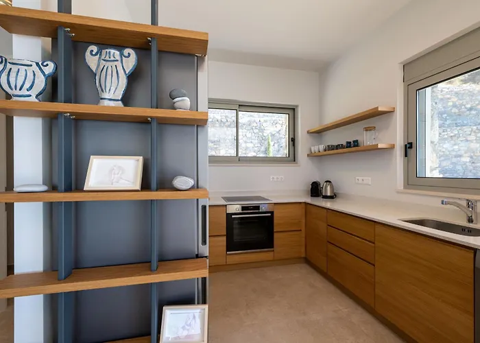 Cella Вилла Каламата